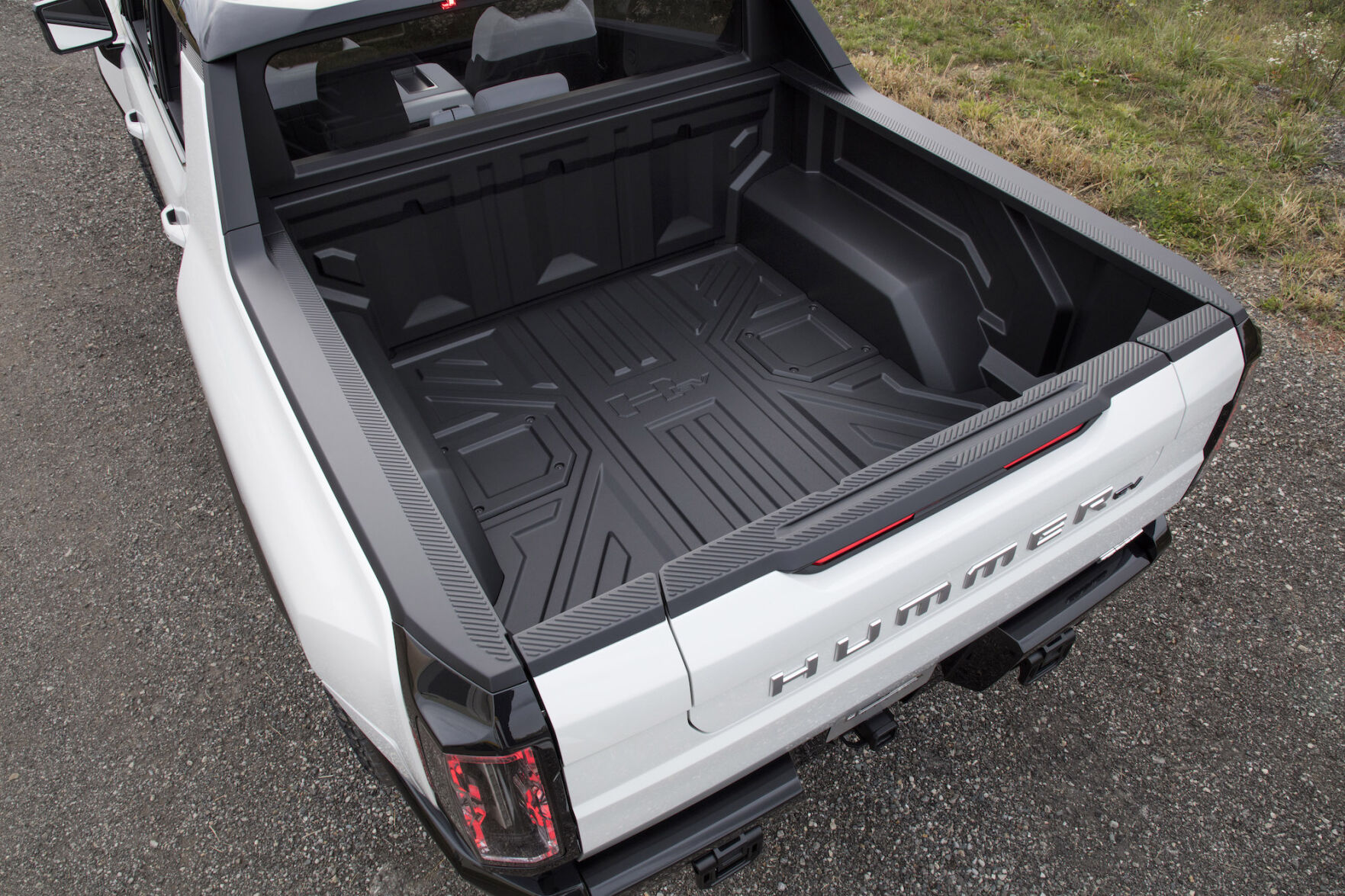 2022-GMC-HUMMER-EV Bed